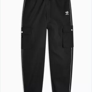 Adidas women’s Black Cargo Pants. Use good condition, no stretchy fabric.